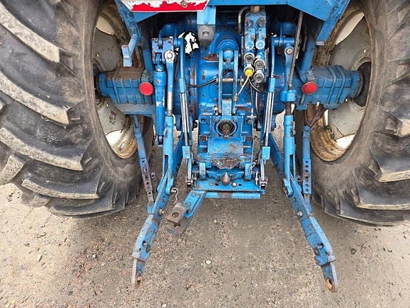 Ford 5610 5 of 10