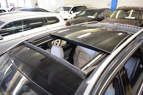 Mercedes-Benz E250 10 of 16