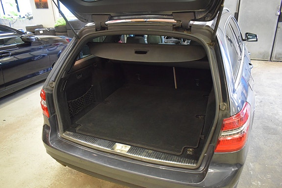 Mercedes-Benz E250 16 of 16