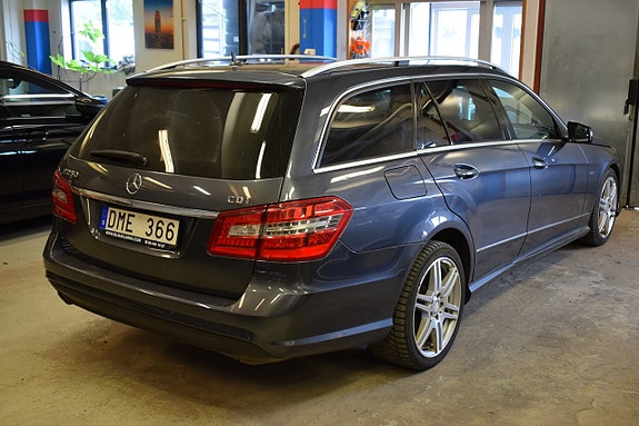 Mercedes-Benz E250 5 of 16