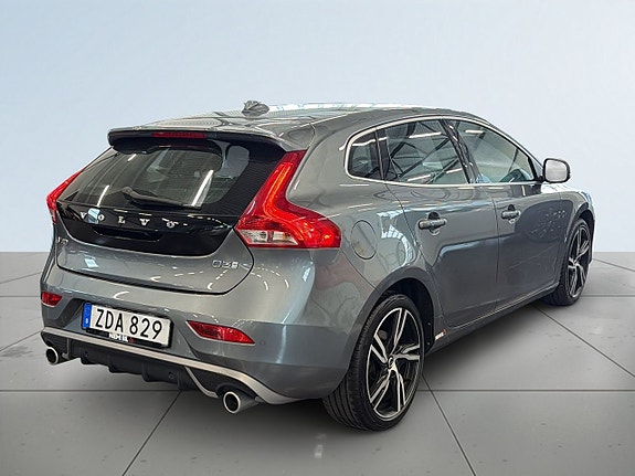 Volvo V40 6 of 22