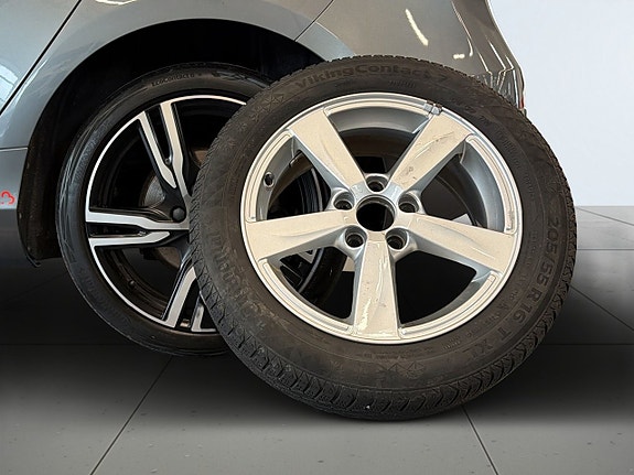 Volvo V40 14 of 22