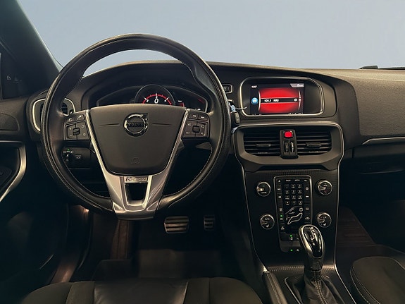 Volvo V40 8 of 22