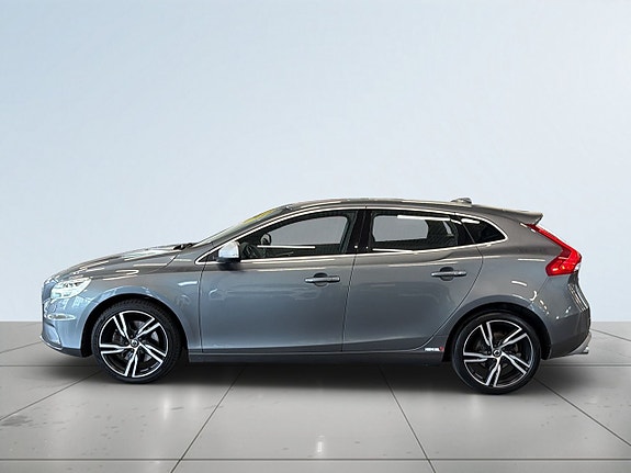 Volvo V40 4 of 22