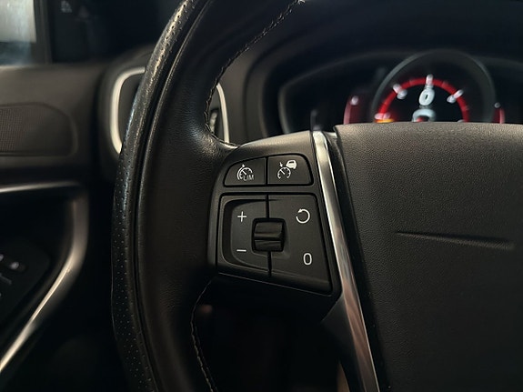 Volvo V40 17 of 22