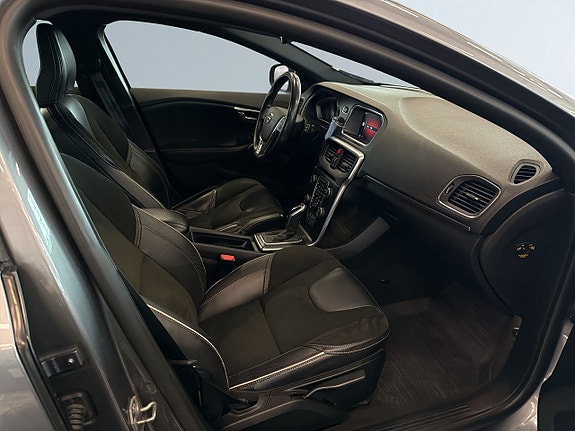 Volvo V40 10 of 22