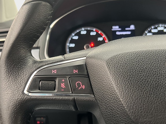 Seat Arona 12 of 26