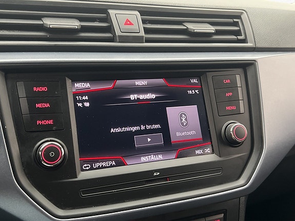 Seat Arona 15 of 26