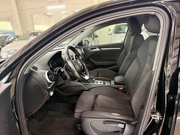 Audi A3 8 of 17