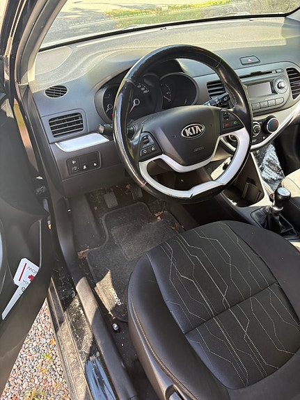 Kia Picanto 4 of 5