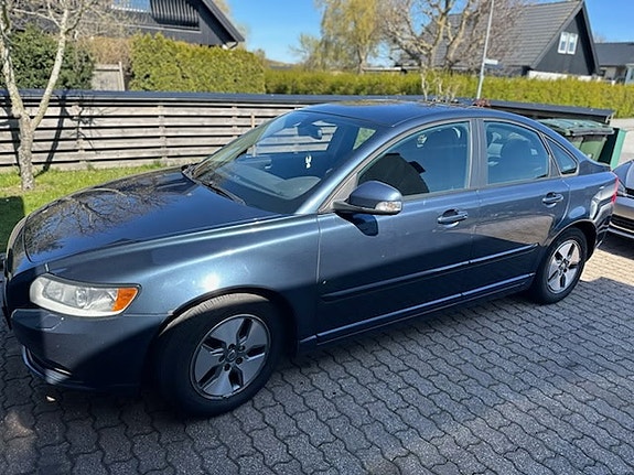Volvo S40 2 of 6
