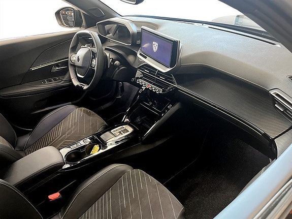 Peugeot 2008 14 of 18