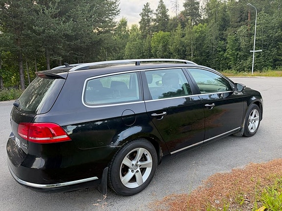 Volkswagen Passat 3 of 9