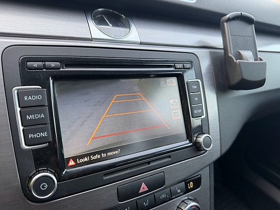 Volkswagen Passat 6 of 9