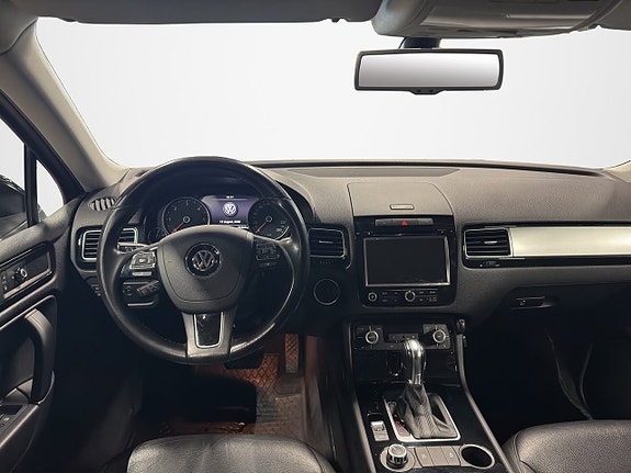 Volkswagen Touareg 9 of 24