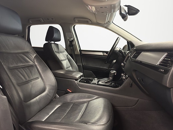 Volkswagen Touareg 12 of 24