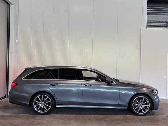 Mercedes-Benz E200 2 of 21