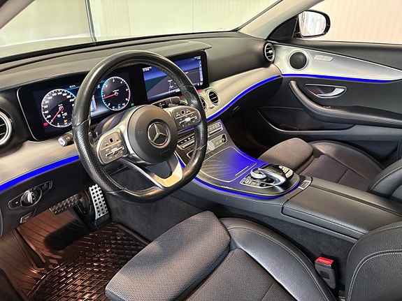 Mercedes-Benz E200 7 of 21