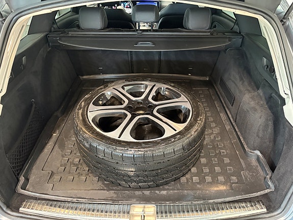 Mercedes-Benz E200 21 of 21