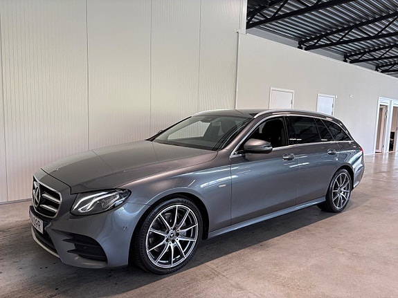 Mercedes-Benz E200 4 of 21