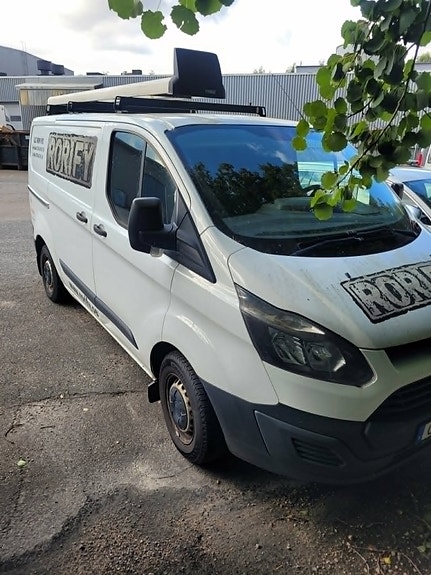 Ford Transit Custom 2 of 7