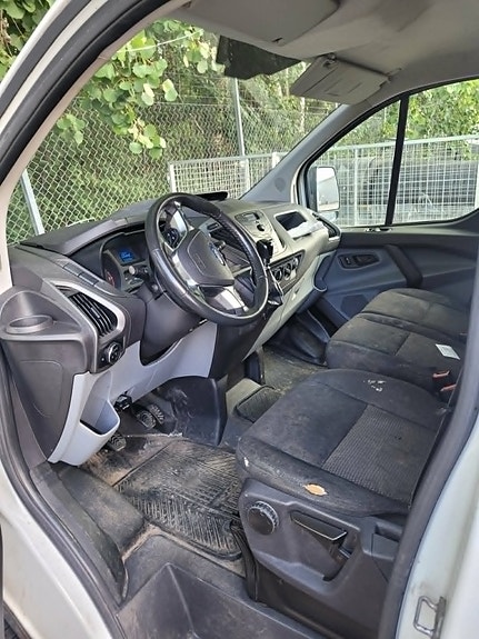 Ford Transit Custom 4 of 7