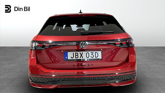 Volkswagen Passat 5 of 14
