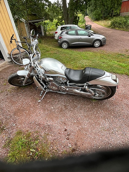 Harley-Davidson VRSCA V-Rod 8 of 9