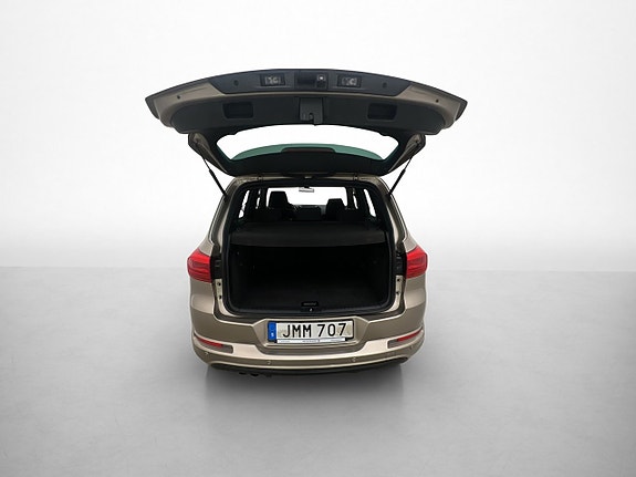 Volkswagen Tiguan 14 of 24