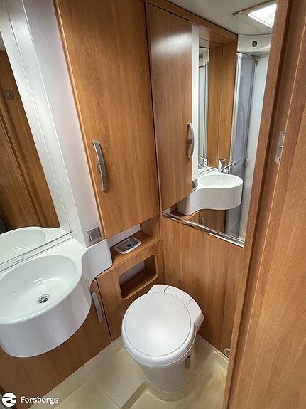 Hymer B 614 CL 15 of 21