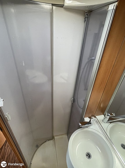 Hymer B 614 CL 16 of 21