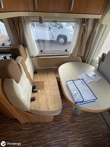 Hymer B 614 CL 10 of 21