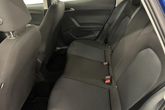 Seat Arona 16 of 22