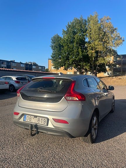 Volvo V40 4 of 6