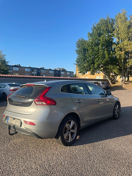 Volvo V40 3 of 6