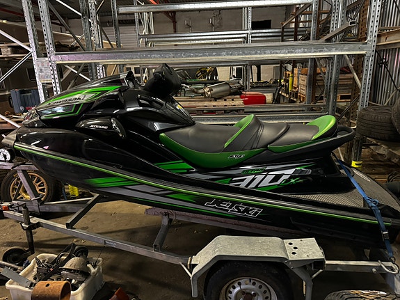 Kawasaki ultra 310LX 3 of 4