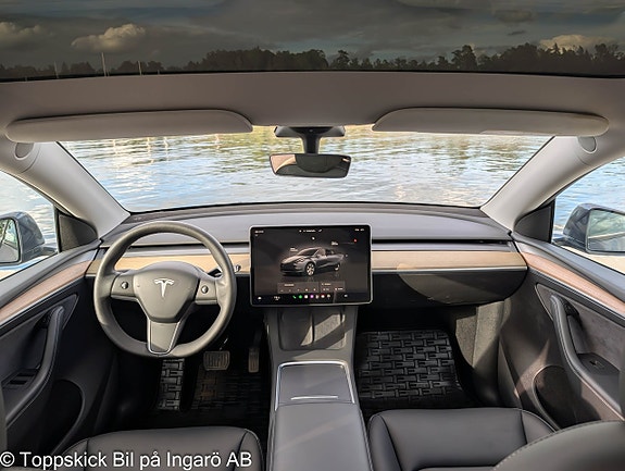Tesla Model Y 11 of 21