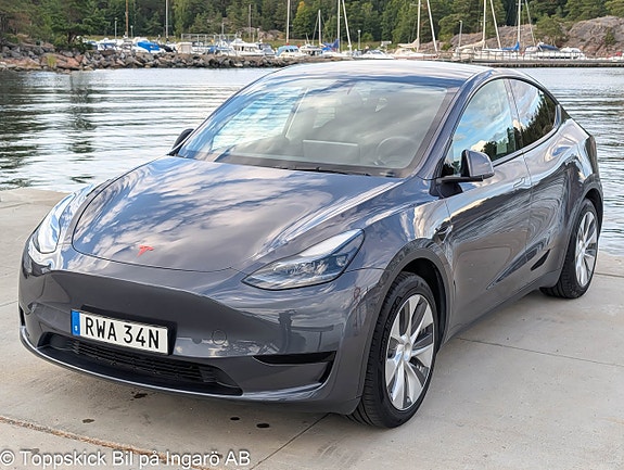 Tesla Model Y 3 of 21