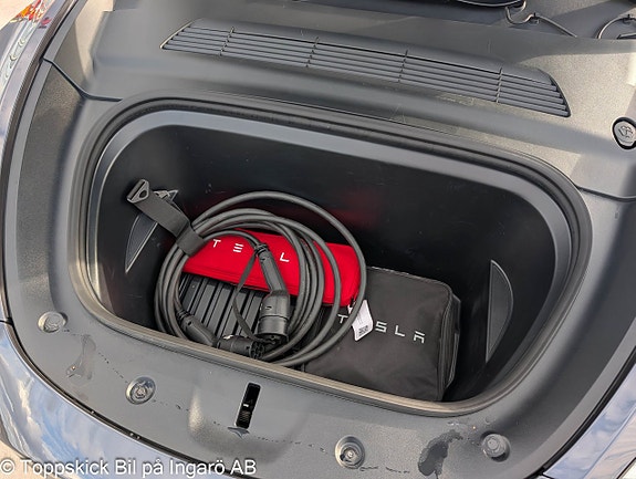 Tesla Model Y 19 of 21