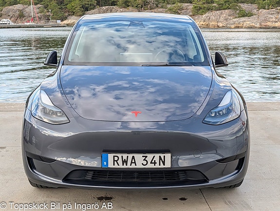 Tesla Model Y 2 of 21
