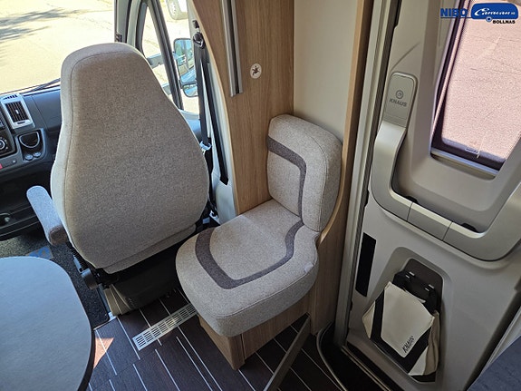 Knaus 650 MEG Sky wave (3500Kg) 8 of 19