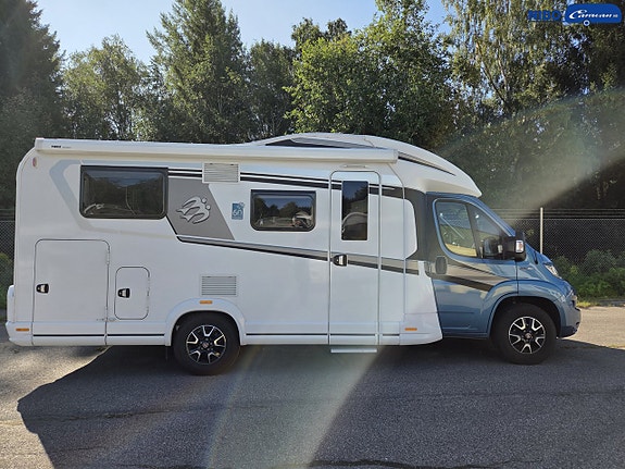 Knaus 650 MEG Sky wave (3500Kg) 2 of 19