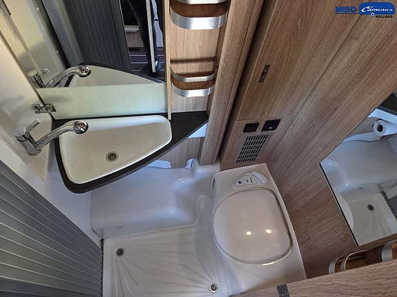 Knaus 650 MEG Sky wave (3500Kg) 12 of 19