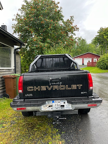Chevrolet C1500 2 of 6