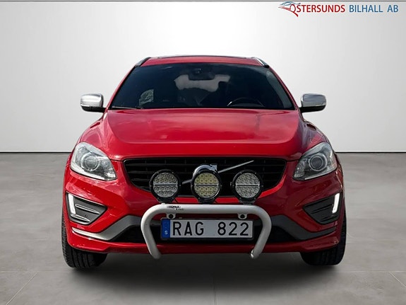 Volvo XC60 2 of 21
