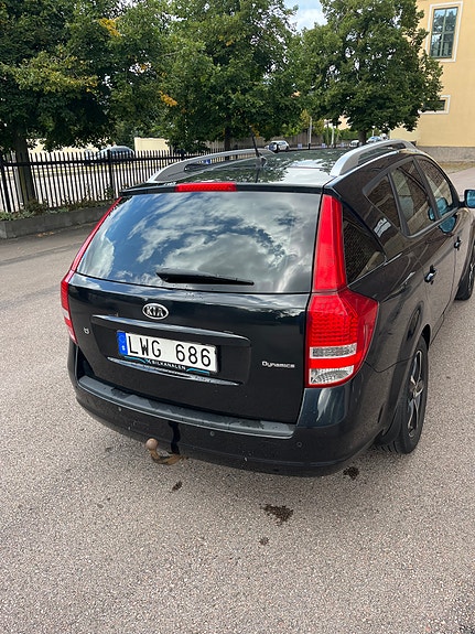 Kia Ceed 2 of 5