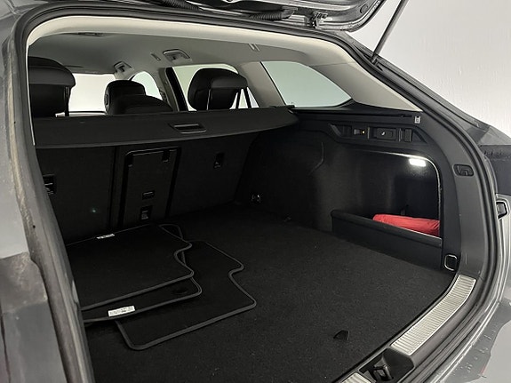Volkswagen Passat 17 of 21