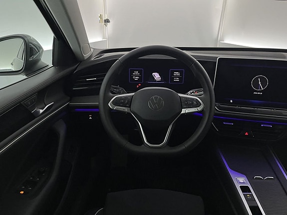 Volkswagen Passat 7 of 21