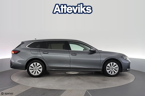 Volkswagen Passat 2 of 21