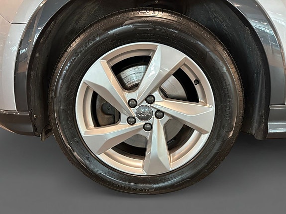 Audi Q3 14 of 15